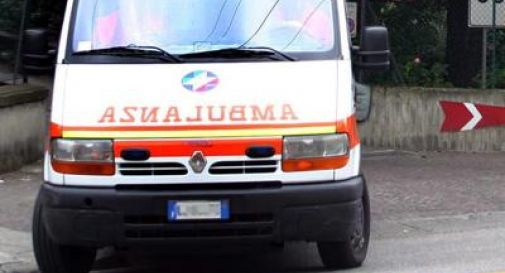 Bimbo di 7 anni precipita da 5 metri a scuola