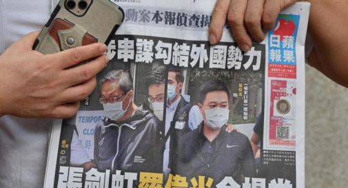 Hong Kong, niente rilascio su cauzione per direttore e Ad Apple Daily 