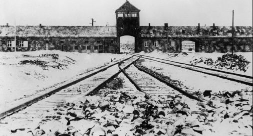 E' morto il sopravvissuto di Auschwitz che sconfisse i negazionisti della Shoah in tribunale Usa