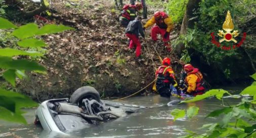 Auto nel fiume