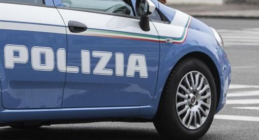 Assalto a portavalori sull'A1: mezzi in fiamme e chiodi in strada