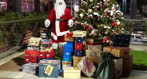 Conegliano, Babbo Natale riceve doni da bambini e famiglie