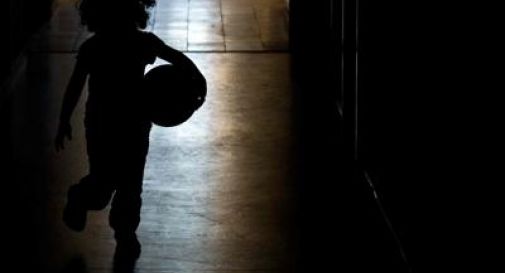 Bloccata rete di pedofili, 4 arresti tra cui un sacerdote