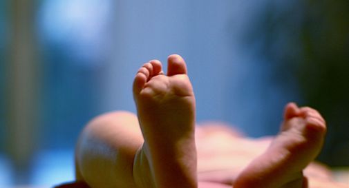 Fidanzatini di 12 e 13 anni hanno un bambino