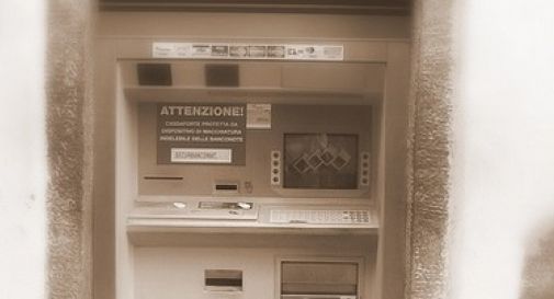 Bancomat fatto saltare in aria con l’esplosivo 