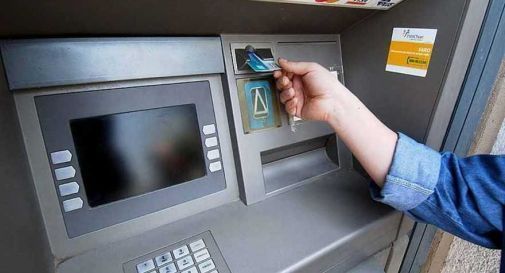 Fallisce l'assalto al bancomat