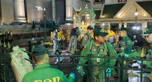 Attentato a Bangkok, almeno 22 morti. 