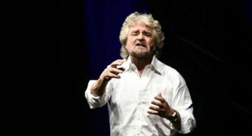 Beppe Grillo sul sindaco di Londra: “Voglio vedere quando si fa saltare a Westminster”