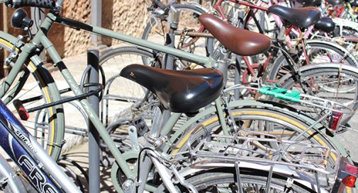 Ruba la bici, fermato due ore dopo dai vigili in zona dogana