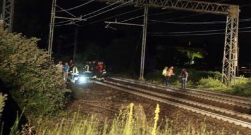 Vuole uccidersi, carabinieri fermano in extremis il treno in corsa