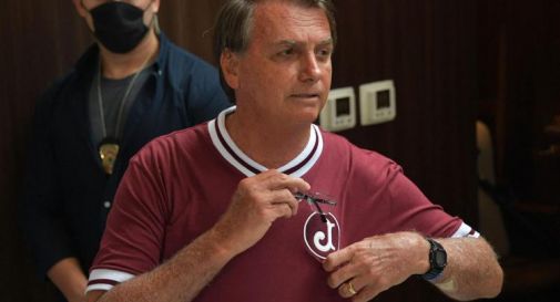 Variante Omicron, Bolsonaro minimizza: 