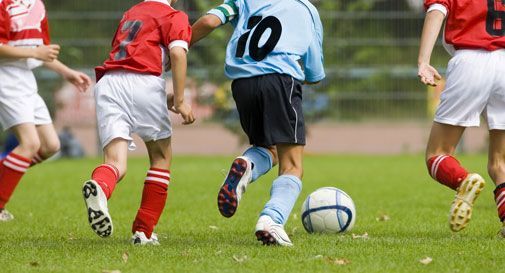 Genitori dei bimbi insultano l'arbitro donna e la invitano a prostituirsi