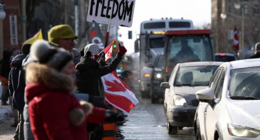 Canada, proteste no-vax: il premier ricorre a leggi d'emergenza