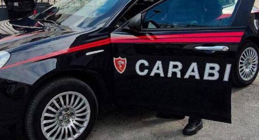 Donna trovata morta carbonizzata in casa: indagato il figlio per omicidio