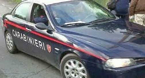 Botte a genitori e carabinieri: arrestato