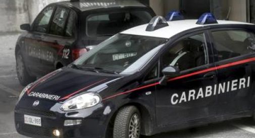 Uccide la figlia e si spara