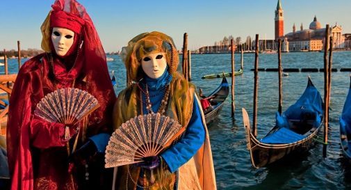 Carnevale di Venezia: 150 appuntamenti e 300 artisti per un'atmosfera lunare