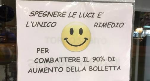 Vittorio Veneto, bolletta quasi raddoppiata. Negozio spegne le luci: 