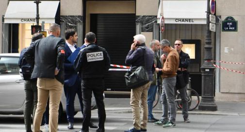 Rapina a mano armata da Chanel nel centro di Parigi