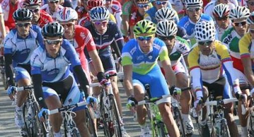 Cavendish prima maglia rosa del Giro d'Italia