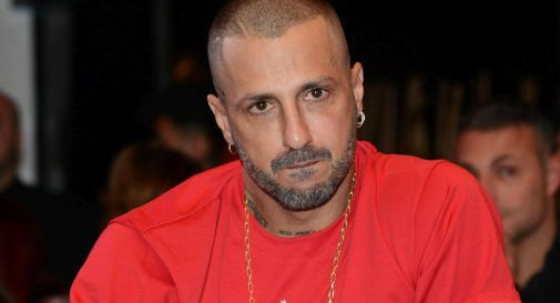 Inseguimento a folle velocità: Fabrizio Corona scappa all'alt dei Carabinieri