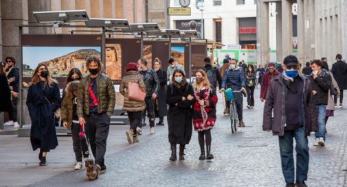 Covid Italia, giù contagi e ricoveri: altre quattro regioni in giallo da lunedì