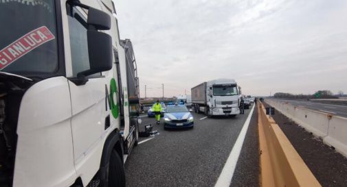 Autostrada A4, tentato assalto al portavalori: il furgone trasportava oro 