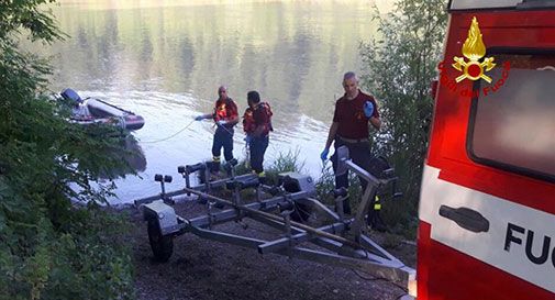 Corpo di donna affiora dal fiume Adige in pieno centro a Verona