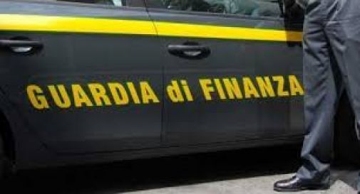 Offrivano lavoro ai giovani come consulenti, ma era una truffa