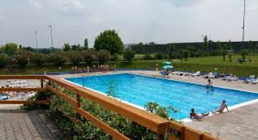 Vittorio Veneto, ragazzo si tuffa in piscina e muore