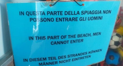 Riapre a Trieste il Pedocin, spiaggia divisa tra uomini e donne da un muro 