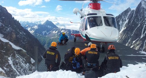 Montagna: cade elicottero in Valle d'Aosta, ferito il pilota