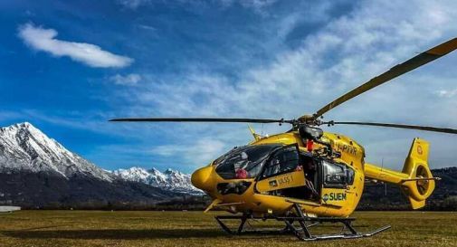 Escursionista precipita per 50 metri e perde la vita durante una camminata in montagna