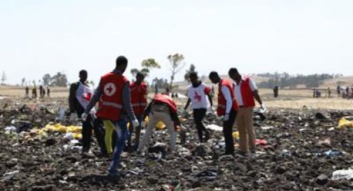 Aereo precipita, 8 italiani tra le vittime. Morti tutti i 157 a bordo