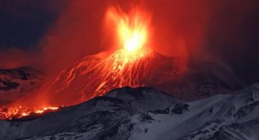 Etna, esplosione a 2.600 metri: feriti 10 escursionisti