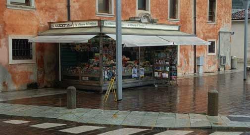 Vittorio Veneto, Serravalle perde un pezzo di storia: chiude l'edicola di Piazza Foro Boario