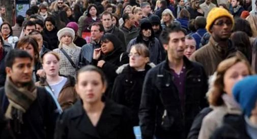 Calano gli stranieri nella Marca, è record di nuovi italiani