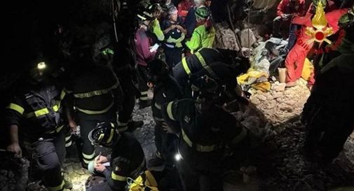 Speleologo bloccato in una grotta a : corsa contro il tempo per il salvataggio