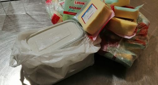 Quaranta chili di carne e latticini in valigia, ma senza etichette: scatta il sequestro a Treviso