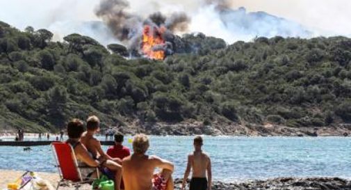 Brucia la Costa Azzurra: evacuate 10.000 persone