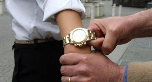 Furti e rapine di Rolex, due arresti della polizia