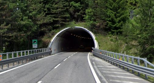 Contromano per quattro km in autostrada: 'Ero distratto dalla neve'