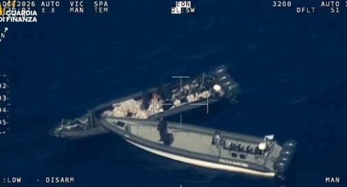 La Guardia di Finanza di Brescia e la Polizia marittima portoghese hanno intercettato un gommone oceanico ultraveloce nelle acque dell'Oceano Atlantico.