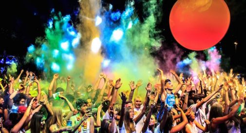 L'Holi più grande d'Italia dipinge il cielo dell'Home festival 