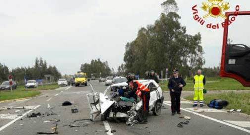 Tragico frontale tra auto: due morti