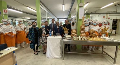 Pane griffato e magliette fashion: gli allievi del Lepido Rocco 