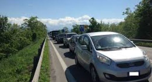 Tamponamento, coinvolte cinque auto: tangenziale in tilt