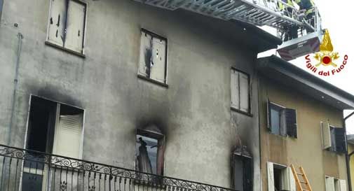 Incendio devasta un'abitazione a Vazzola, casa inagibile