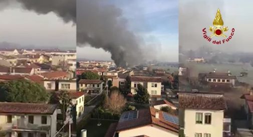 Grosso incendio in un suolificio, scatta l'allarme