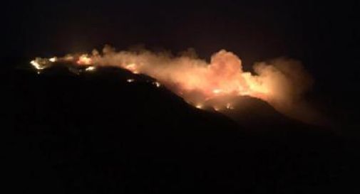 Ancora in fiamme il bosco di Pantelleria, in azione tre Canadair